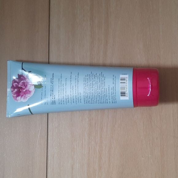 NWT Bath & Body Works Body Cream - Picture 2 of 2